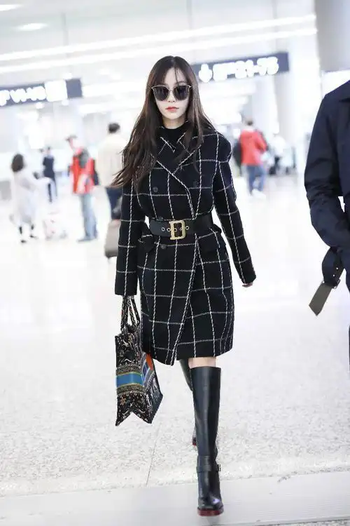 杨颖穿搭臃肿在穿搭上也不是什么低调事情了,自从杨颖生完宝宝后,这