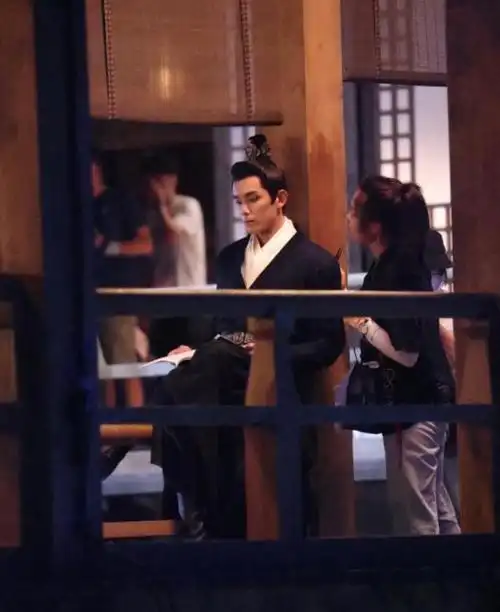 《星汉灿烂》路透颜值高,赵露思扮相古韵十足,与吴磊同框太养眼