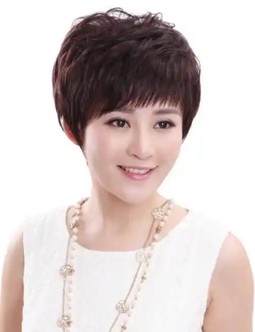 女人到了50岁发型决定气质,3款"大妈发型"要记得避开,太显老_短发