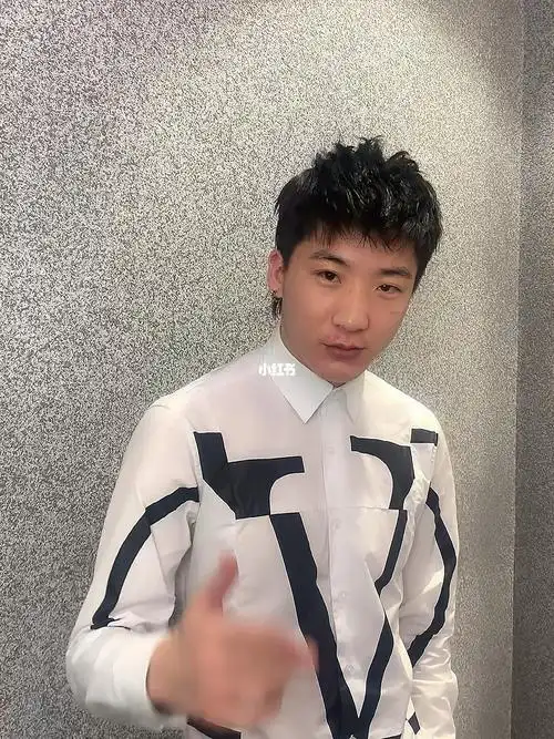 陈伟霆碎盖头,男士烫发,男生发型_男士烫发_发型_烫发_陈伟霆_珂姿