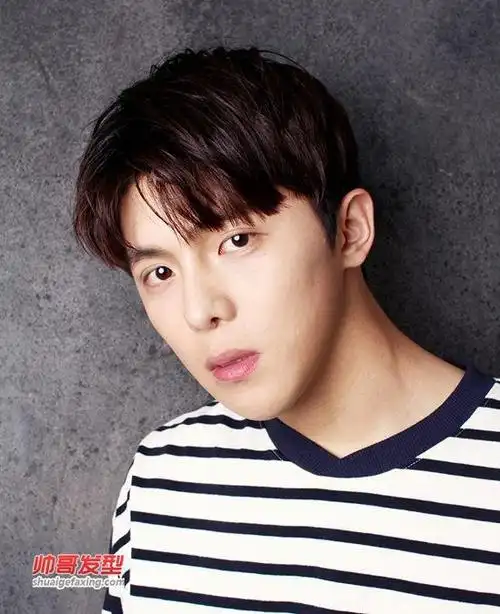 2022男士最流行的短发发型