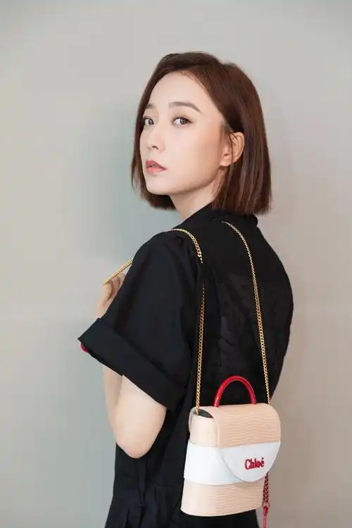 王珞丹简约干练写真图片26