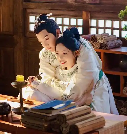 101没有出道的她,节目结束两年演了四部女主剧,还合作过王一博_吕小雨