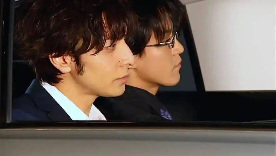 永远的toma和栗子然后隔了两天,生田斗真又发了一张和小栗旬的合照