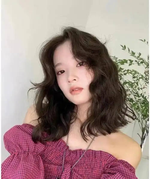 适合学生党的一款法式烫发