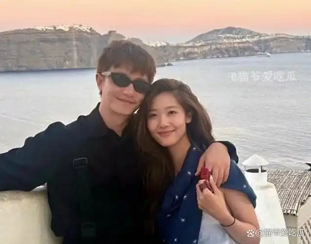 雅思官网模特是黄轩女朋友,原来这么优秀!非网红,医美脸