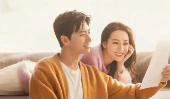 《你是我的荣耀》,讲的是明星与航天设计师的爱情;还有黄子韬和吴倩的