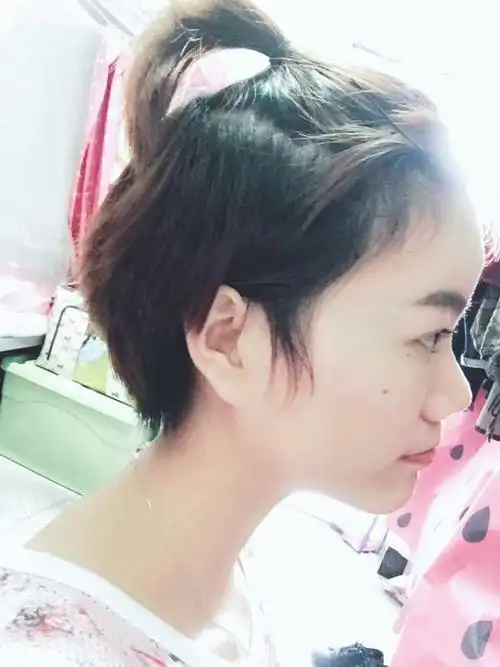 短发留长过程中丑得不想看镜子怎么办?