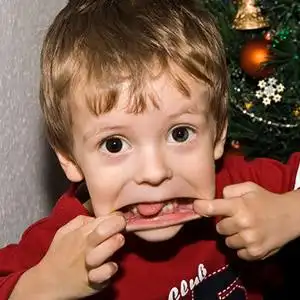 撕嘴搞怪_欧美小孩头像图片_扣扣居