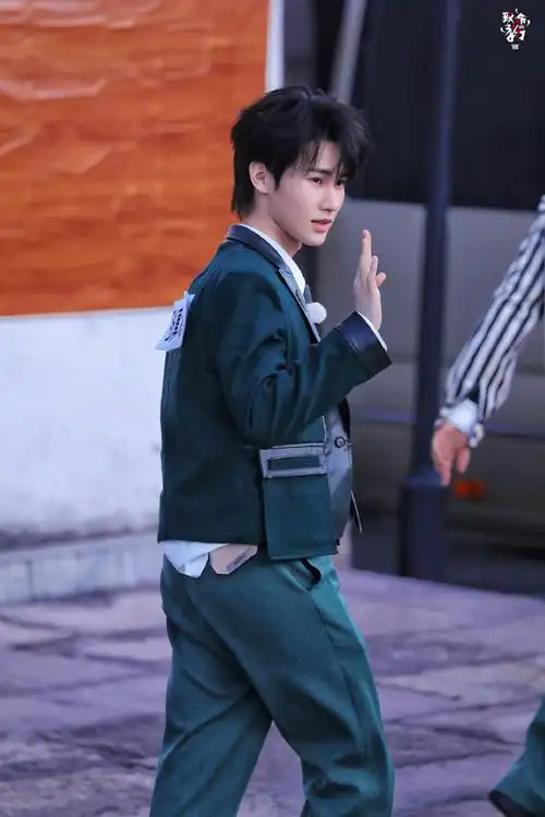 张真源超话03#张真源奔跑吧#封神@时代少年团-张真源蝴蝶-张真源