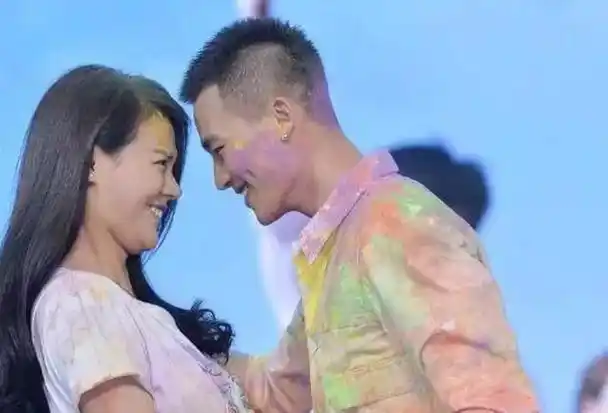 凤凰男欧豪,从海清的神到百亿票房,竟是马思纯高攀了