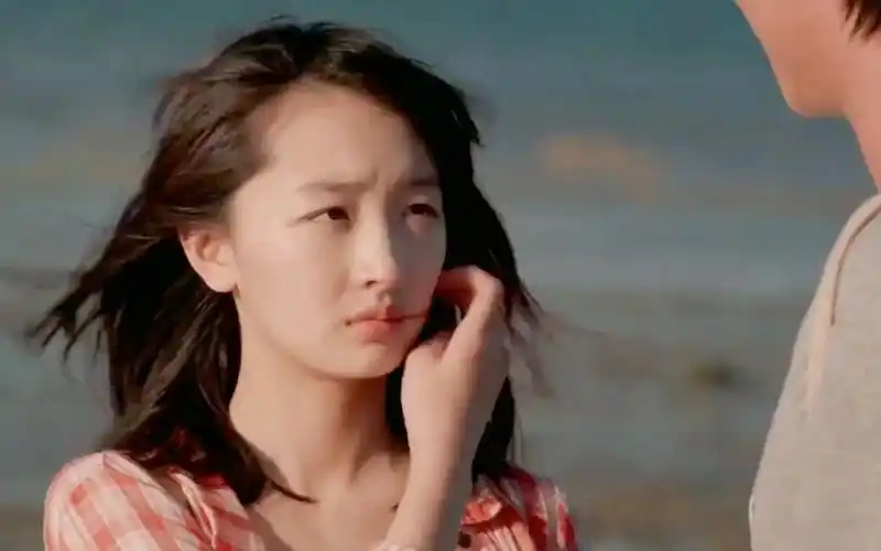 《同桌的你》影后周冬雨被称为最耐看的女星_哔哩哔哩_bilibili