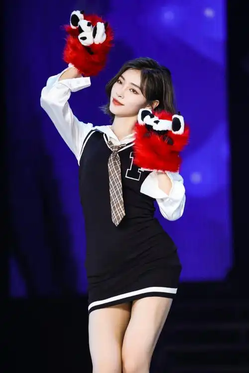 许佳琪poisonkandy舞台首秀##许佳琪钢管舞好魅