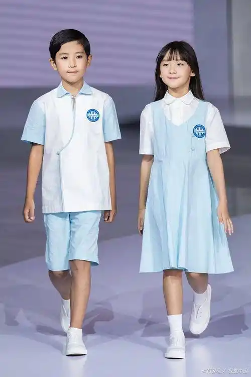 发挥校服美育浸润功能引导学生发现美感受美