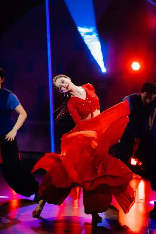 佟丽娅烈焰红纱裙##佟丽娅舞蹈生##舞蹈生定档