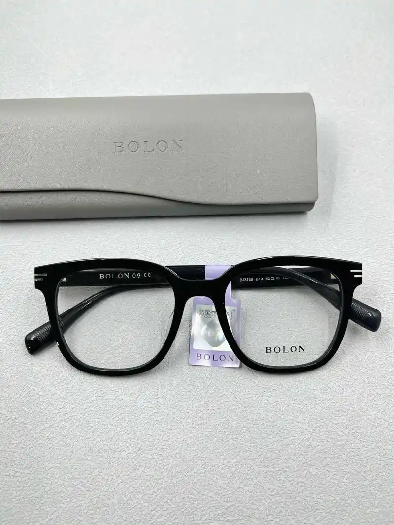 连王鹤棣都喜欢的暴龙素颜黑框眼镜.型号:暴龙bj3158—— - 抖音