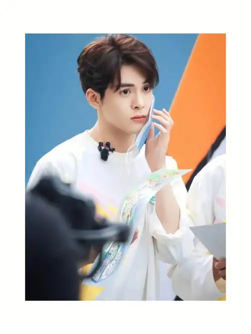 中文名:曾舜晞   外文名:joseph zeng    本名:曾威航   国籍:中国