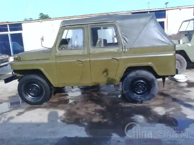 北京吉普bj212,手动3档