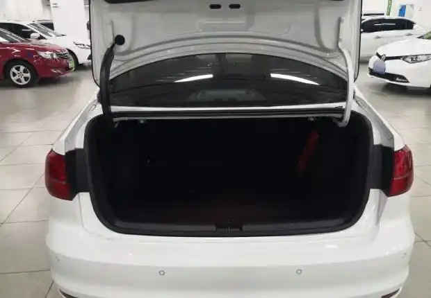 大众速腾2018款12t自动180tsi臻享版国Ⅴ