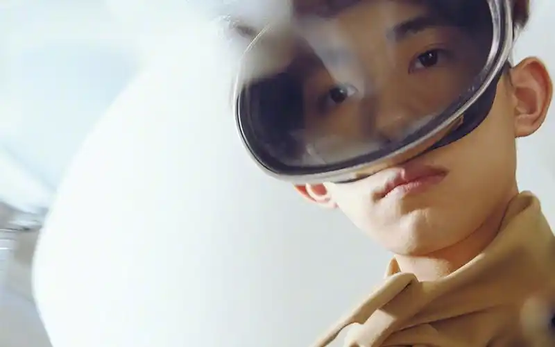 易烊千玺帅气杂志写真高清壁纸