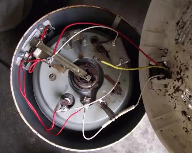 麻烦各位电器维修师傅这个电饭煲地线怎么接?