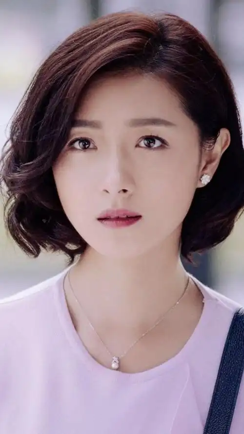 万茜,气质女神,一颦一笑都美得动人心魄