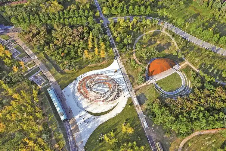 庙底沟考古遗址公园秋色如画