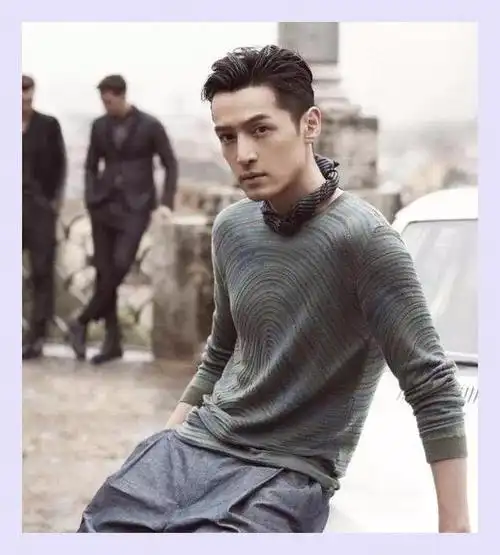 胡歌变身骄傲老爸,自豪称:1岁4个月女儿不会走路,会说很多话了