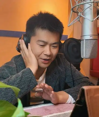 专访中国资历深厚配音演员盛锡友:配音,是一生的"修行"-音平资讯