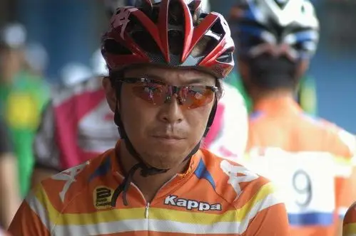 疯狂的不再是石头,由黄渤主演的电影《疯狂的赛车》值得一看吗?