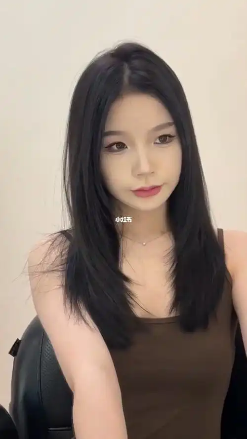 直发也好看的中高层次发型