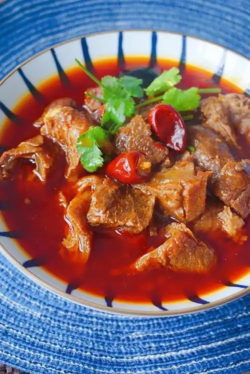 适合宝宝吃的红烧牛肉怎么做(适合宝宝吃的红烧牛肉)(1)