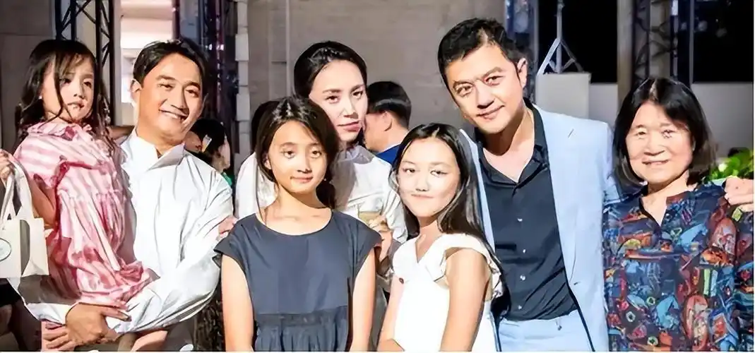 回顾黄磊:娶学生孙莉,婚后连生三胎,如今儿子令他苦恼