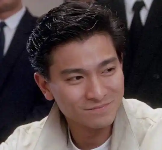 原创香港清纯女星被邻居妻子要求三人同居邻居曾给刘德华设计发型