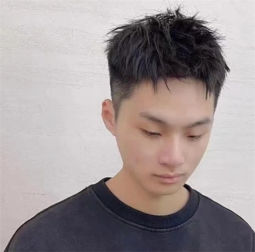 帅气阳光"钢夹烫" 提升颜值专属烫发_男生烫发 - 美发站