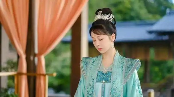 杨紫新剧《国色芳华》引发热议