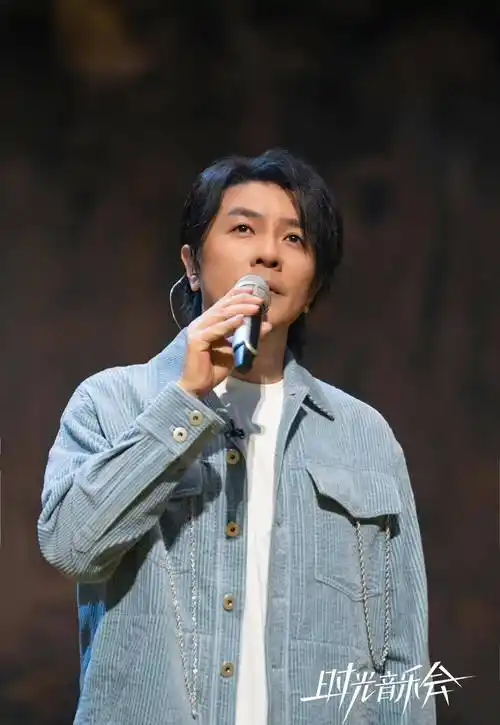 《时光音乐会》阿杜专场盘点:周深胡夏陈立农,哪首陪你失恋过?