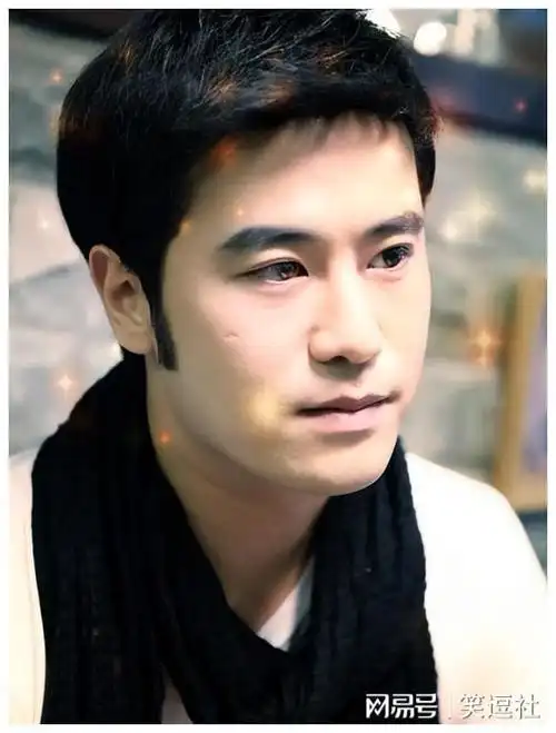 娶了"摇滚女神"谭维维,生下一儿一女,陈亦飞的生活如今怎么样