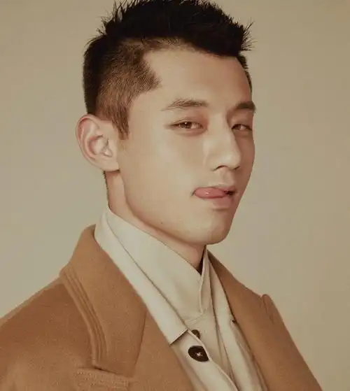 【高清:你们的老公张继科 坏坏的又有点可爱】张继科为杂志拍摄的写真