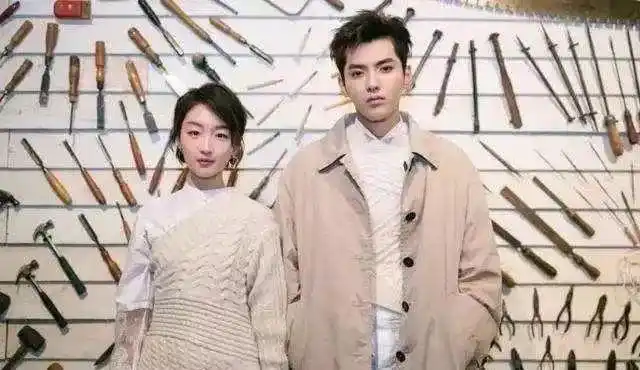 吴亦凡11个女星合照,跟刘亦菲范冰冰不熟,除赵丽颖跟李沁最舒服