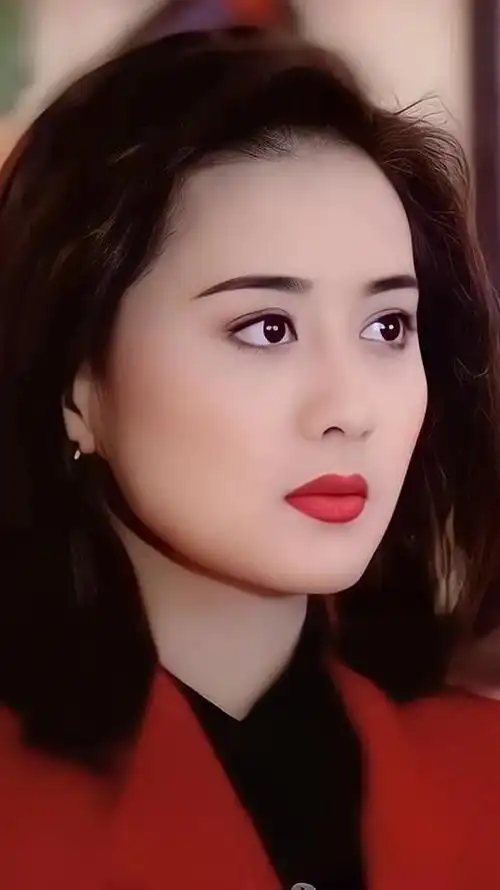 这12位香港老牌女星,年轻时个个是女神,50岁后"面目全非"