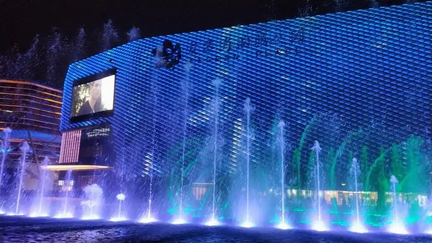 爱琴海购物公园: 观摩一场规模空前的光影水幕音乐盛典