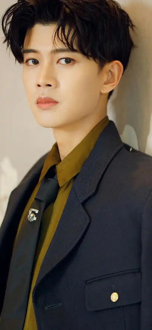 任嘉伦帅气男明星手机壁纸