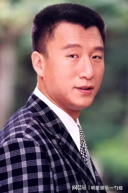 孙红雷竟说自己年轻时撞脸黄景瑜看到照片我才知道他没说假话