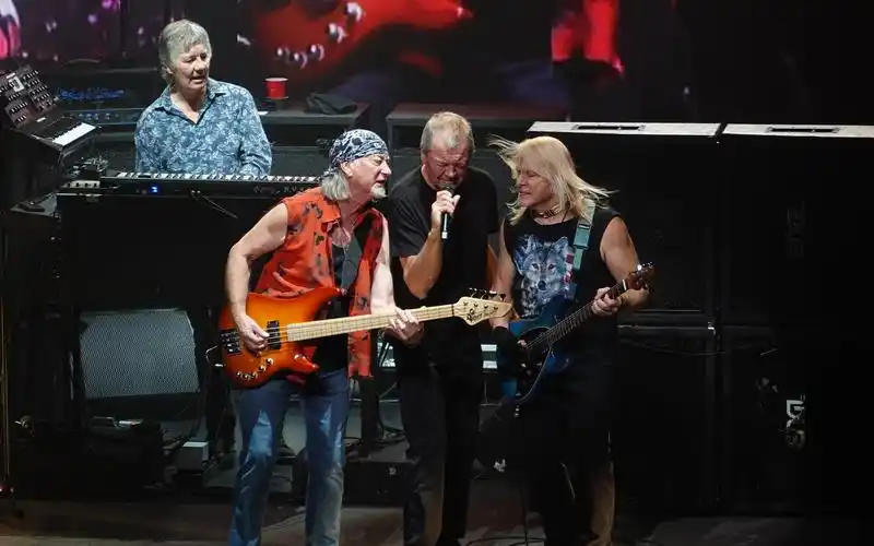 现场深紫乐队deeppurplethelonggoodbyetour