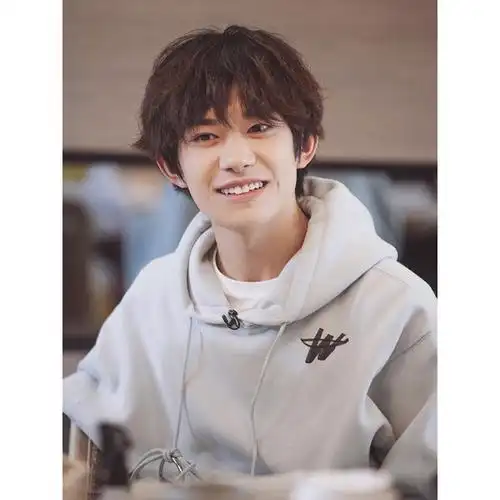 suntek朋友请听好易烊千玺同款卫衣宽松灰色衣服2020春秋连帽外套男女