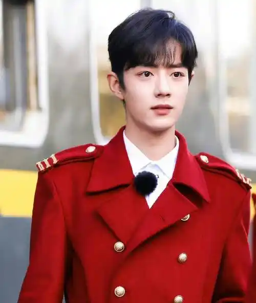 原创肖战红衣合集红色也许是奇迹的颜色