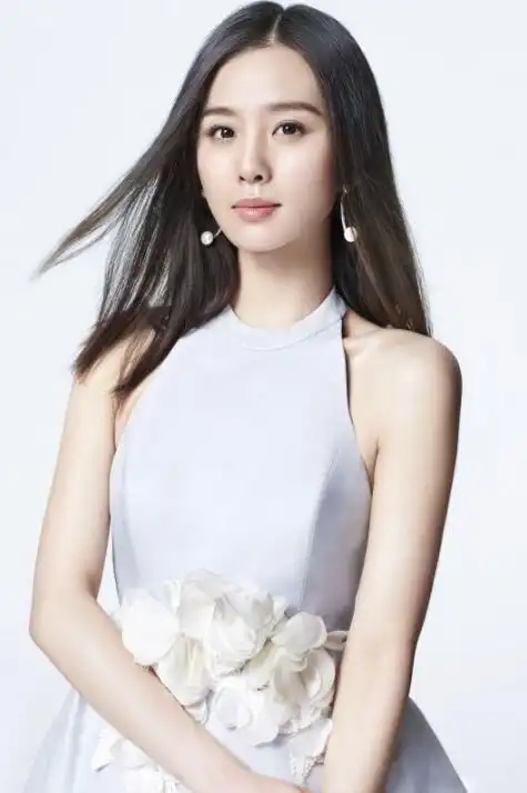 明星长发直发图片,优雅淑女特别有气质_飘逸直发_女生发型大全