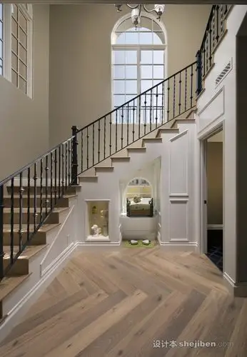 简欧风格复式楼梯装修效果图