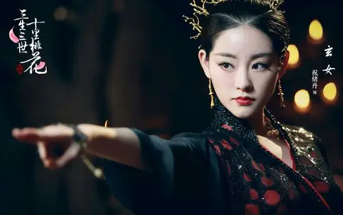 黄梦莹 饰 素锦